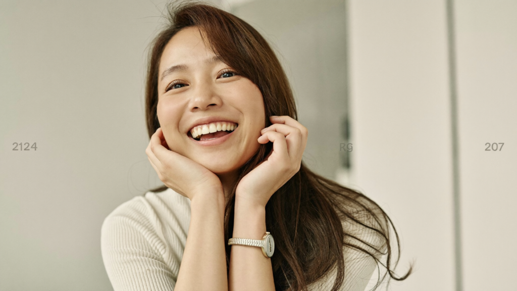 실활치 변색 치료 후 자연스러운 미소